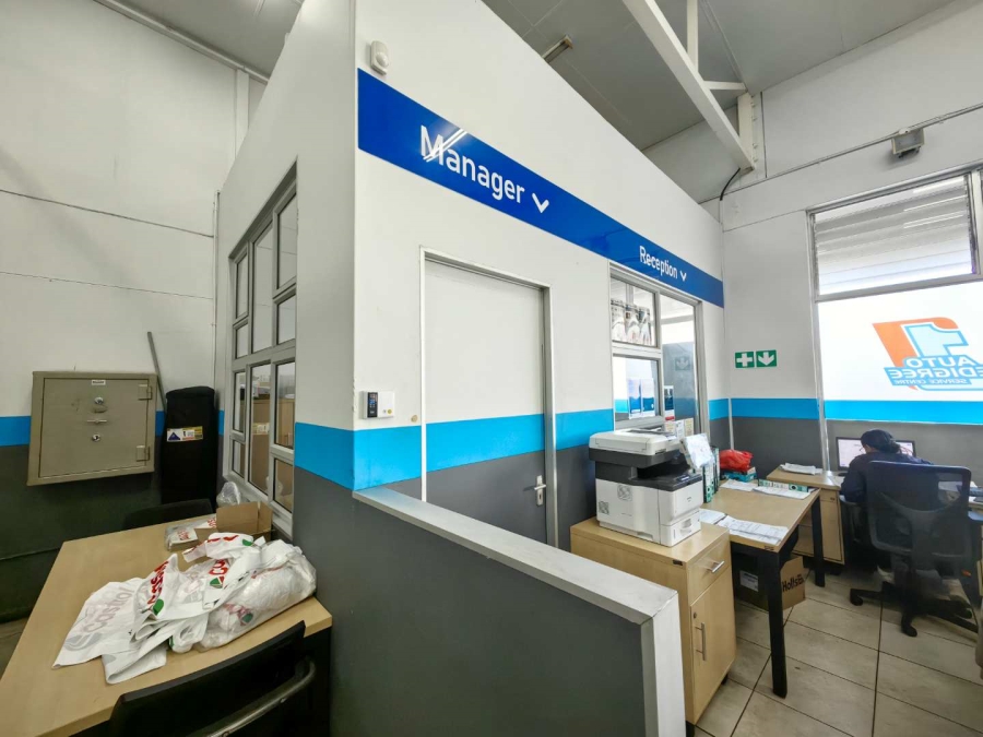 To Let commercial Property for Rent in Wynberg Western Cape